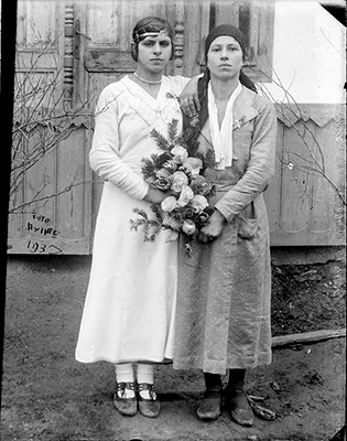 2 imagini: portrete 1937